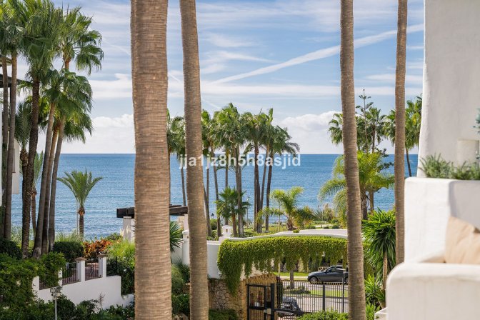 Middle Floor Apartment for sale in The Golden Mile, The Golden Mile